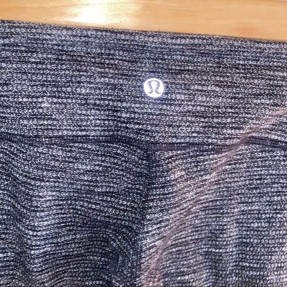 Lululemon Wunder Under Leggings 🌵4 - Picture 9 of 12